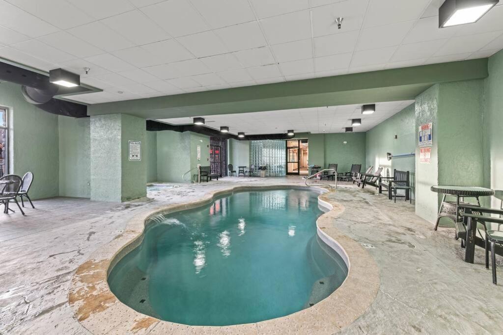 Cozy Cabin In The Smokies!!! Fully Furnished And Complete With Community Indoor And Outdoor Pools And Spas, Game And Fitness Rooms As Well As A Private Hot Tub Pigeon Forge Luaran gambar
